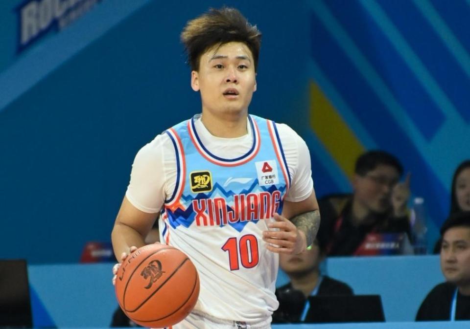 能够看出来, 后来的转会, 很多新疆球 能够看出来, 后来的转会, 很多新疆球